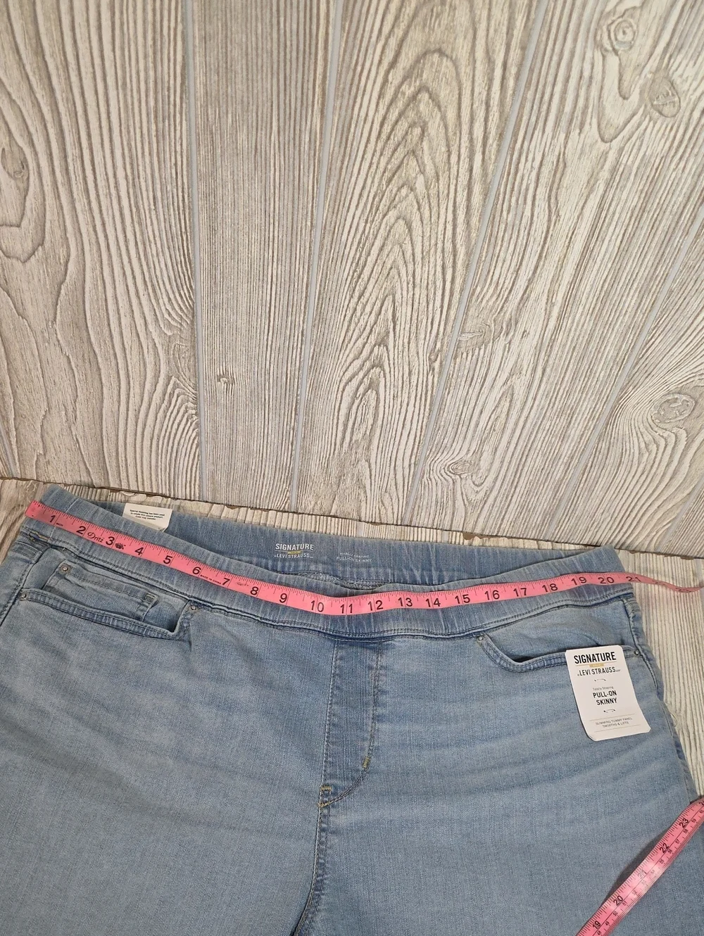 Signature by Levi Strauss Totally Shaping Pull On Skinny Jeans Women Plus 20 NWT